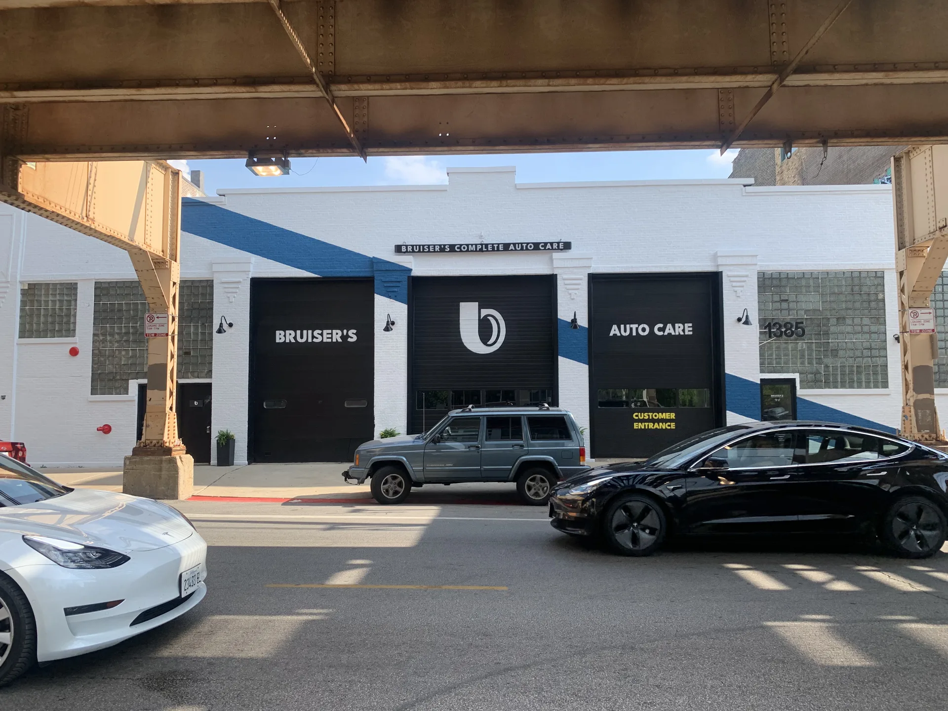 Bruiser's Fulton Market location exterior
